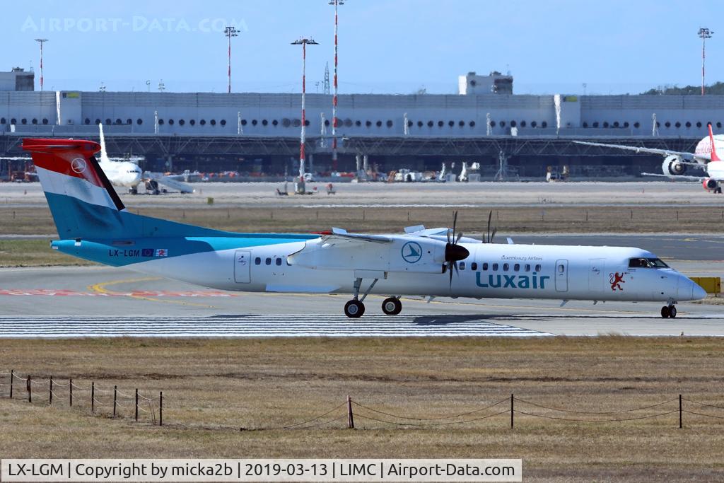 LX-LGM, 2012 De Havilland Canada DHC-8-402Q Dash 8 C/N 4425, Taxiing