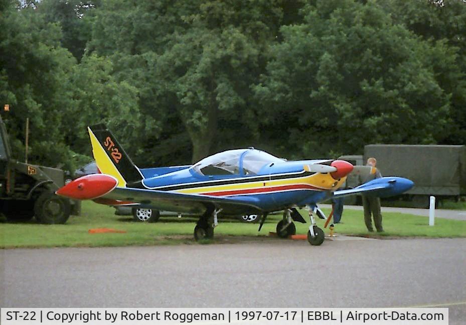 ST-22, SIAI-Marchetti SF-260M C/N 10-22, 10 YEARS OCU.SWALLOW STUNTTEAM.
