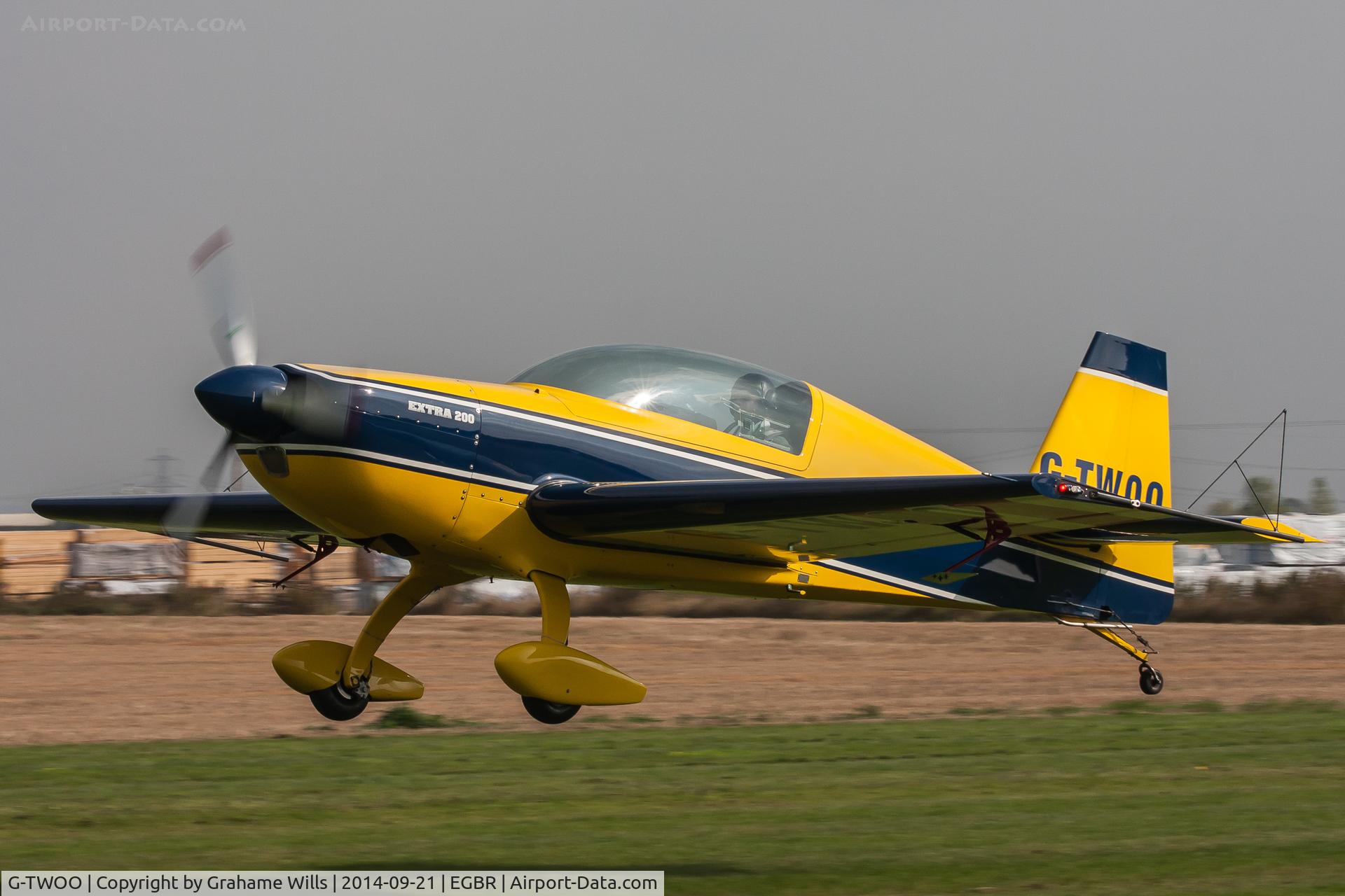 G-TWOO, 1996 Extra EA-300/200 C/N 05, Extra EA-300/200 G-TWOO Skyboard Aerobatics, Breighton 21/9/14