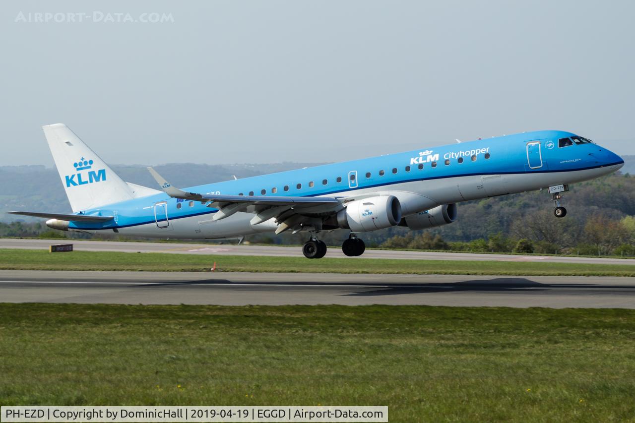 PH-EZD, 2009 Embraer 190LR (ERJ-190-100LR) C/N 19000279, Landing RWY 09