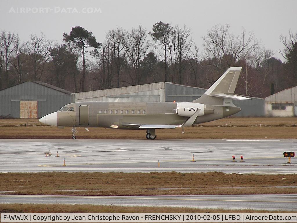 F-WWJX, 2017 Dassault Falcon 2000LX C/N 334, test flight