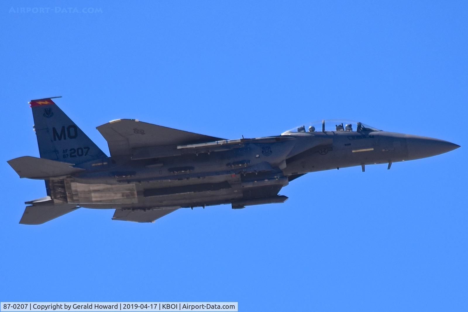87-0207, 1987 McDonnell Douglas F-15E Strike Eagle C/N 1072/E047, Low approach for RWY 28L. 389th Fighter Sq. 