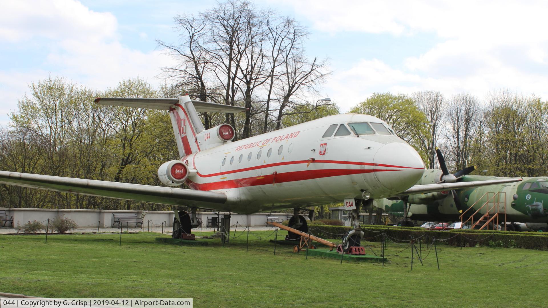 044, 1978 Yakovlev Yak-40 C/N 9840659, Polish Army Museum, Warsaw, Poland