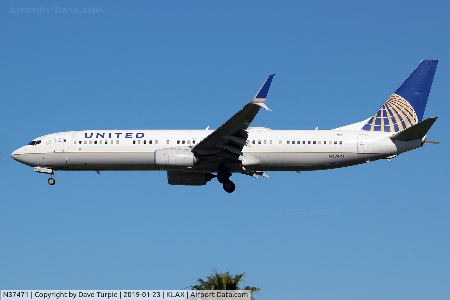 N37471, 2013 Boeing 737-924/ER C/N 37102, No comment.