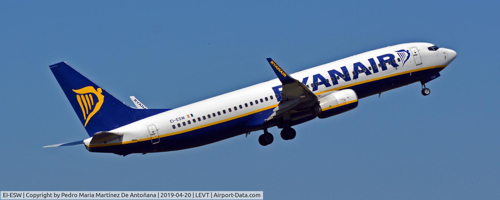 EI-ESW, 2011 Boeing 737-8AS C/N 34997, Foronda - Vitoria-Gasteiz - Euskadi - España