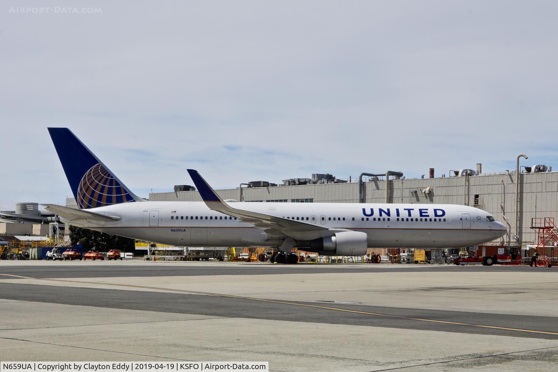 N659UA, 1993 Boeing 767-322 C/N 27114, SFO 2019.