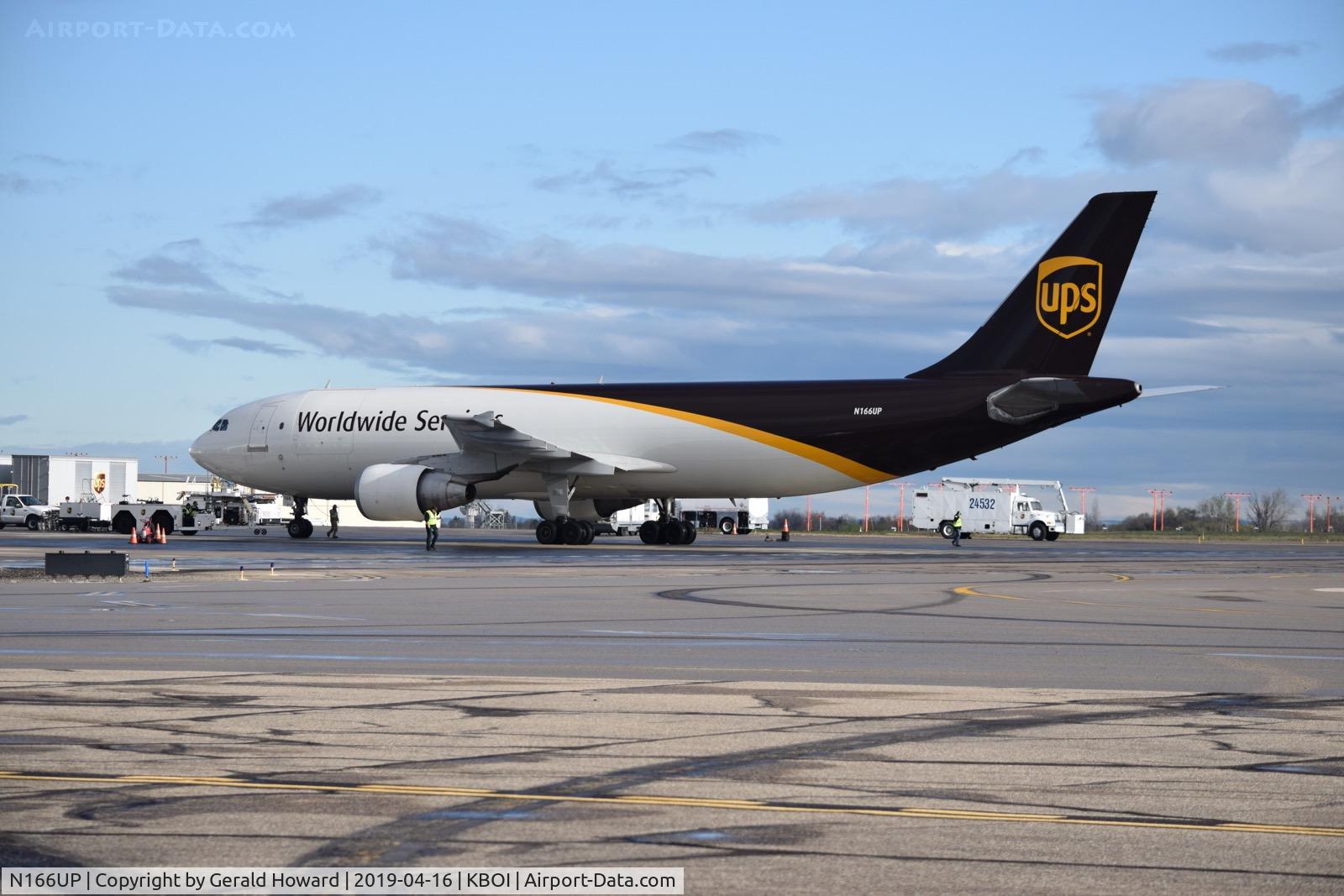 N166UP, 2005 Airbus A300F4-622R C/N 0861, Starting push back from the UPS ramp.
