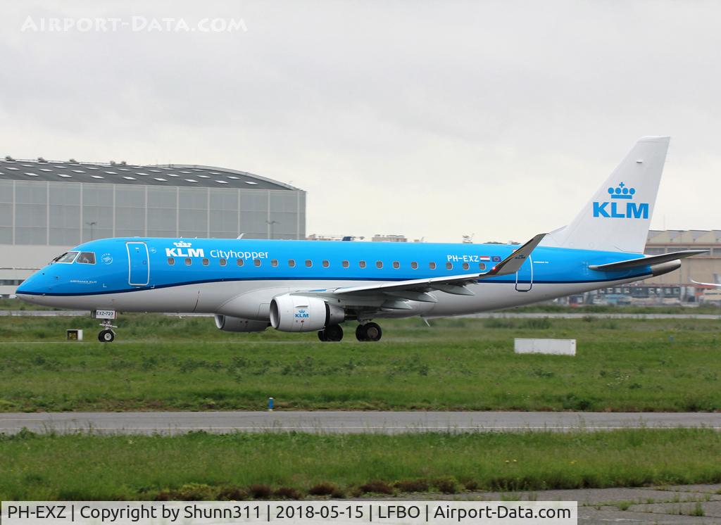 PH-EXZ, 2018 Embraer 175STD (ERJ-170-200) C/N 17000723, Taxiing holding ppoint rwy 32R for departure...