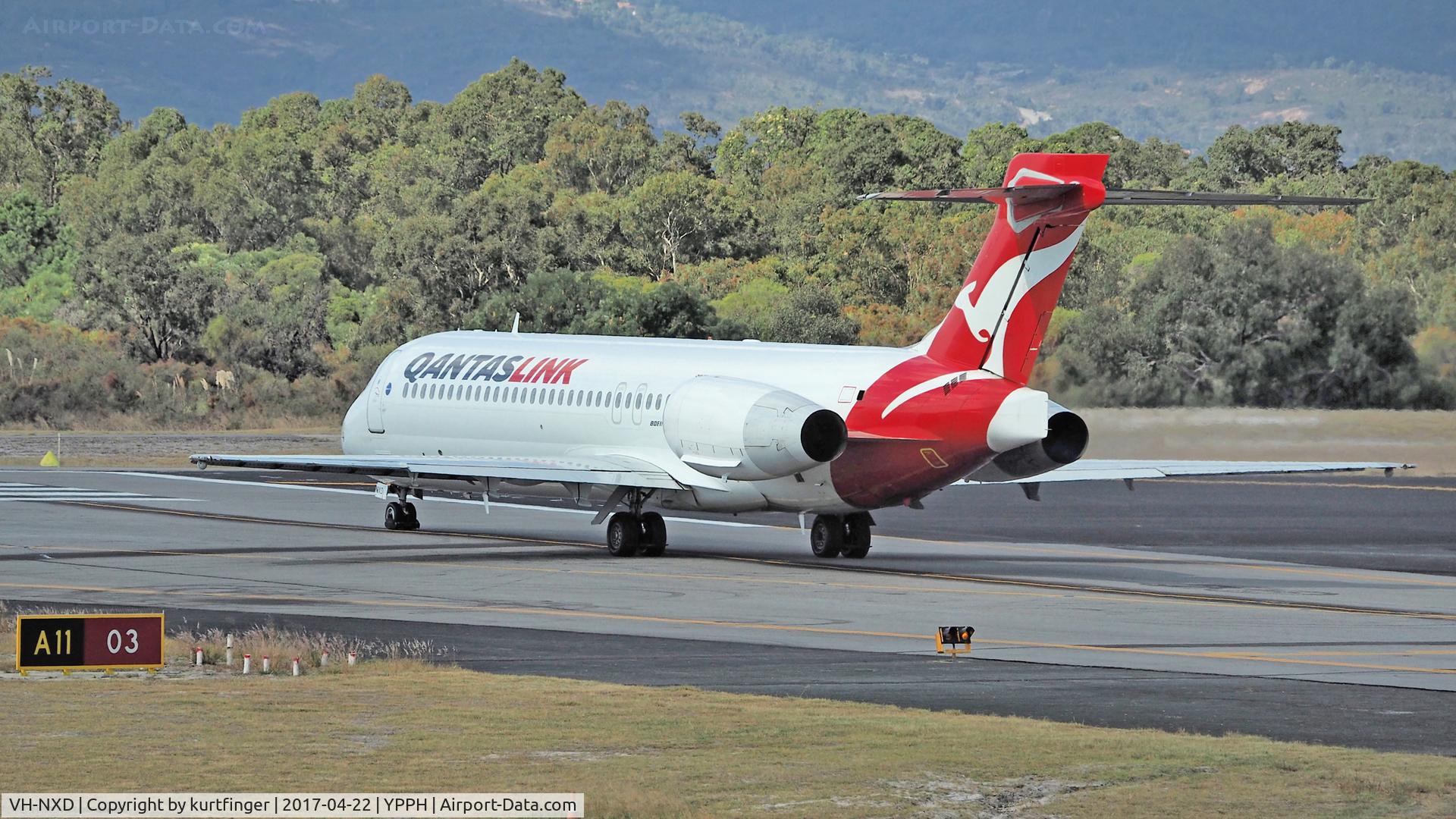 VH-NXD, 2000 Boeing 717-200 C/N 55062, Boeing 717-23S. Qantaslink VH-NXD. Perth Int'L 22/04/17.