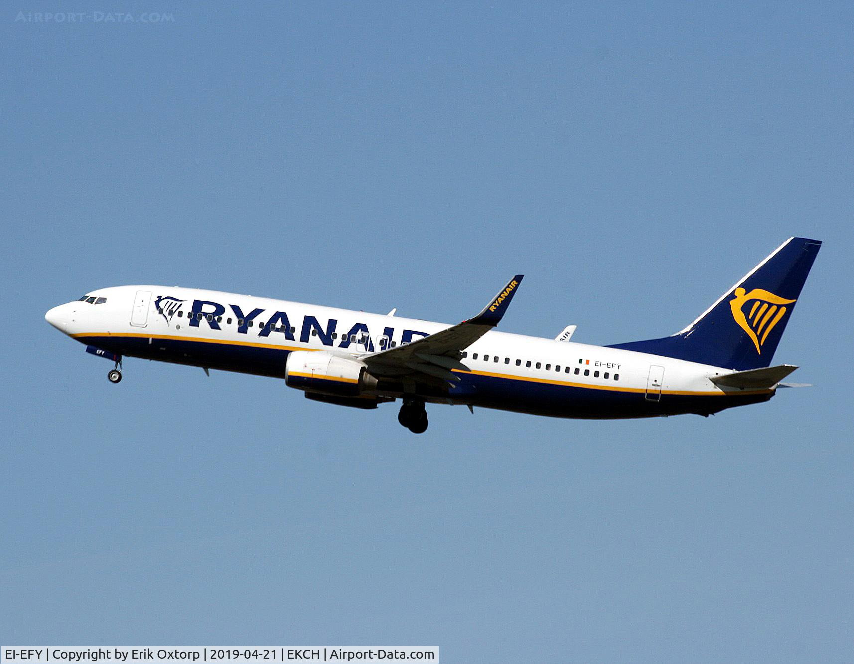 EI-EFY, 2009 Boeing 737-8AS C/N 35020, EI-EFY taking off rw 22R