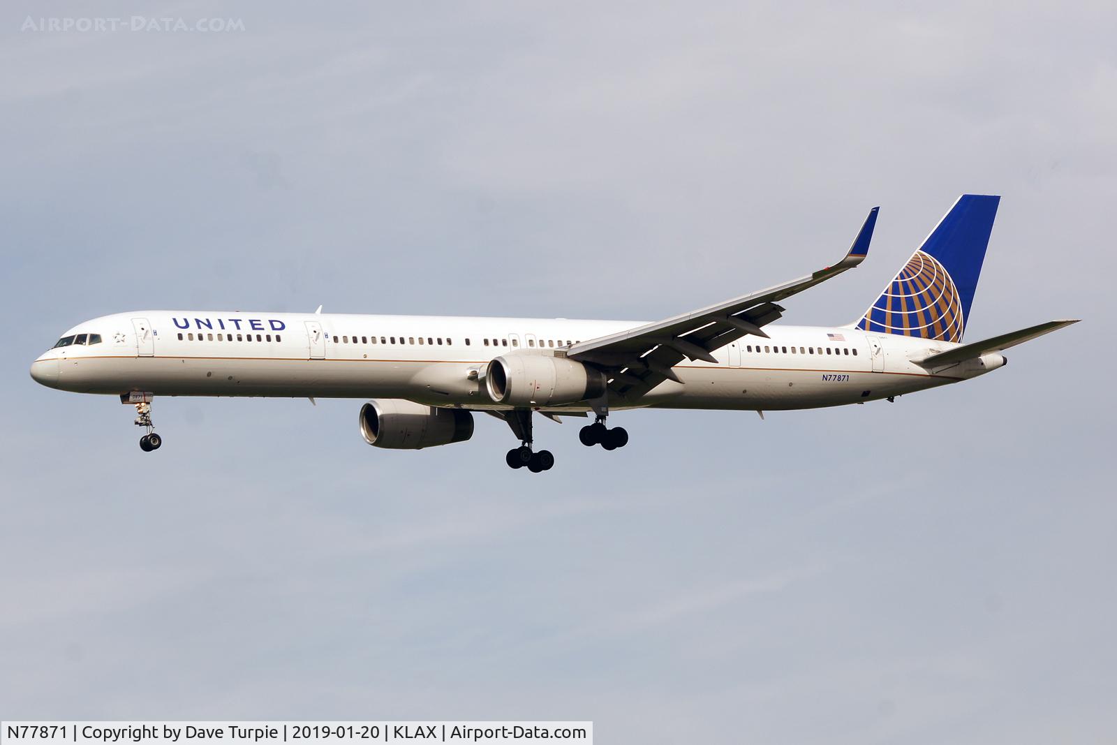 N77871, 2003 Boeing 757-33N C/N 33526, No comment.