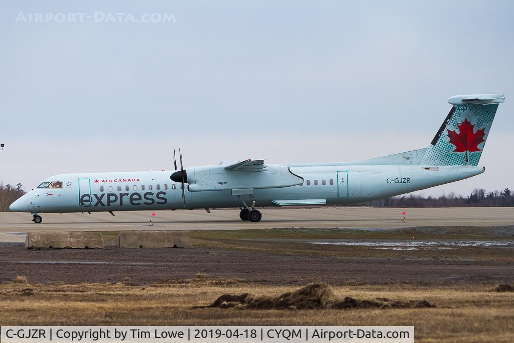 C-GJZR, 2007 De Havilland Canada DHC-8-402 Dash 8 C/N 4182, Pulling into the terminal