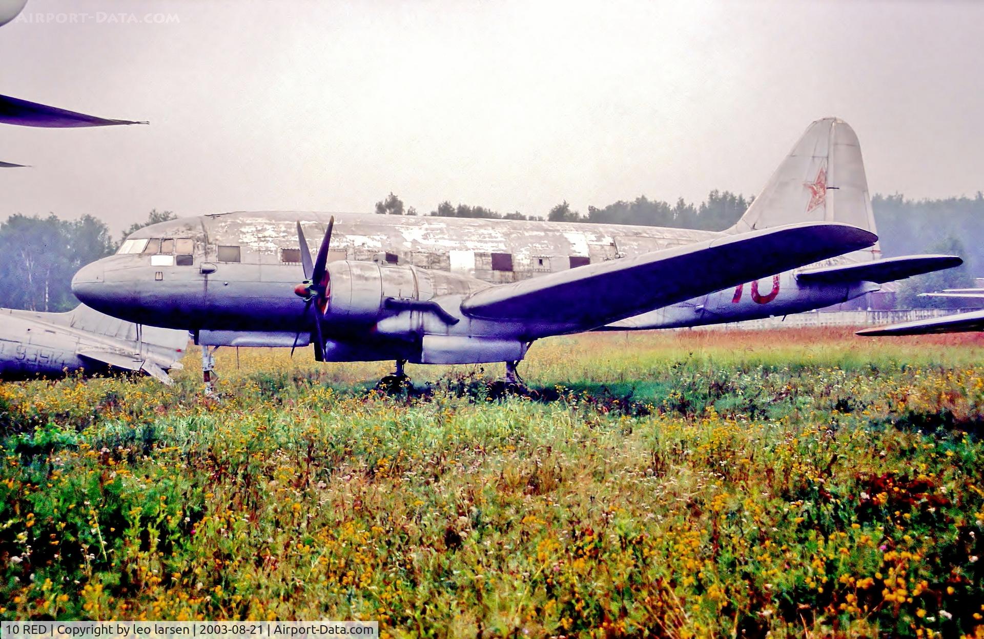 10 RED, 1947 Ilyushin Il-12T C/N 30218, Central Air Force Museum Monino 21.8.2003