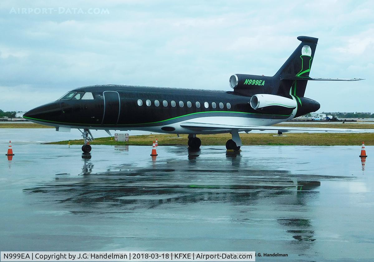 N999EA, 1992 Dassault Falcon 900 C/N 110, At FXE.