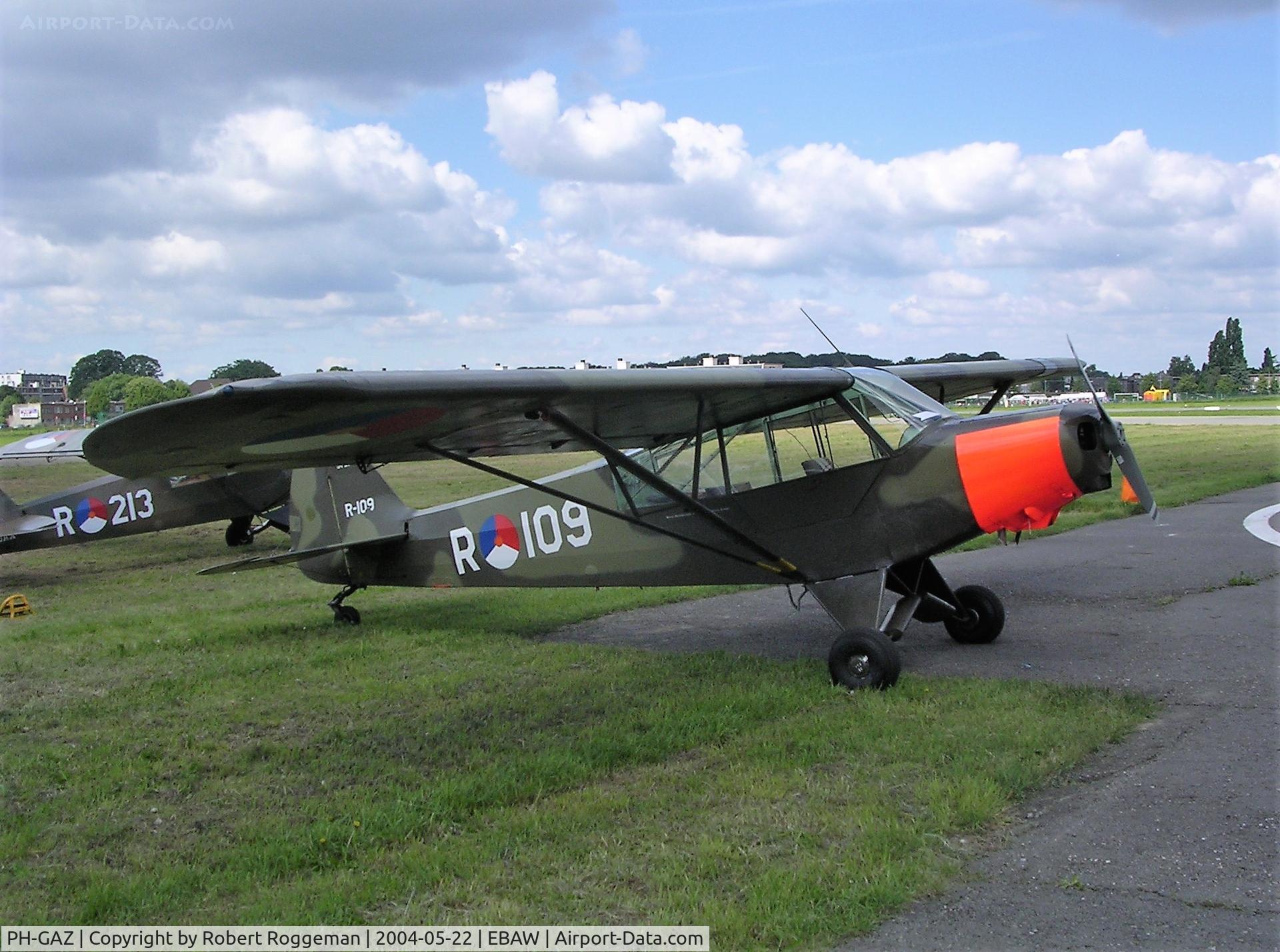 PH-GAZ, Piper L-21B Super Cub C/N 18-3537, STAMPE FLY IN.
R-109.