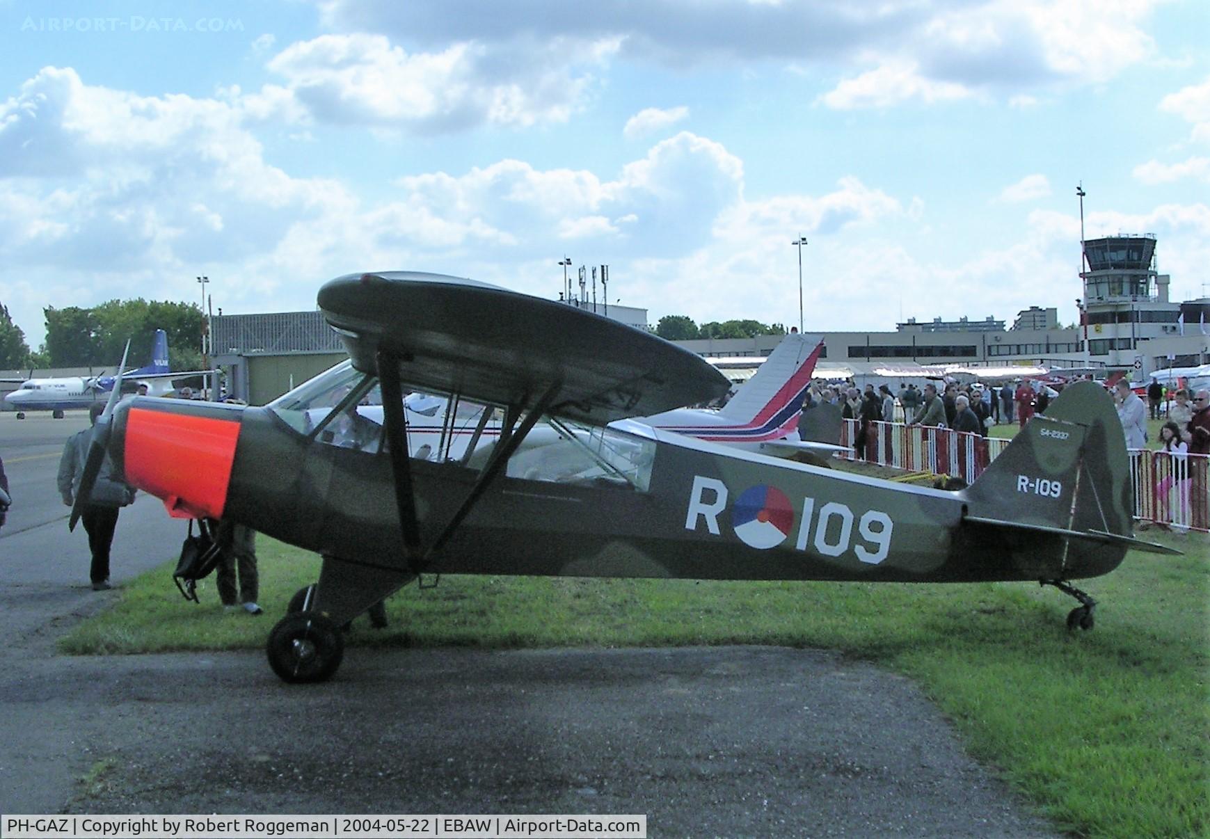 PH-GAZ, Piper L-21B Super Cub C/N 18-3537, STAMPE FLY IN.
R-109.