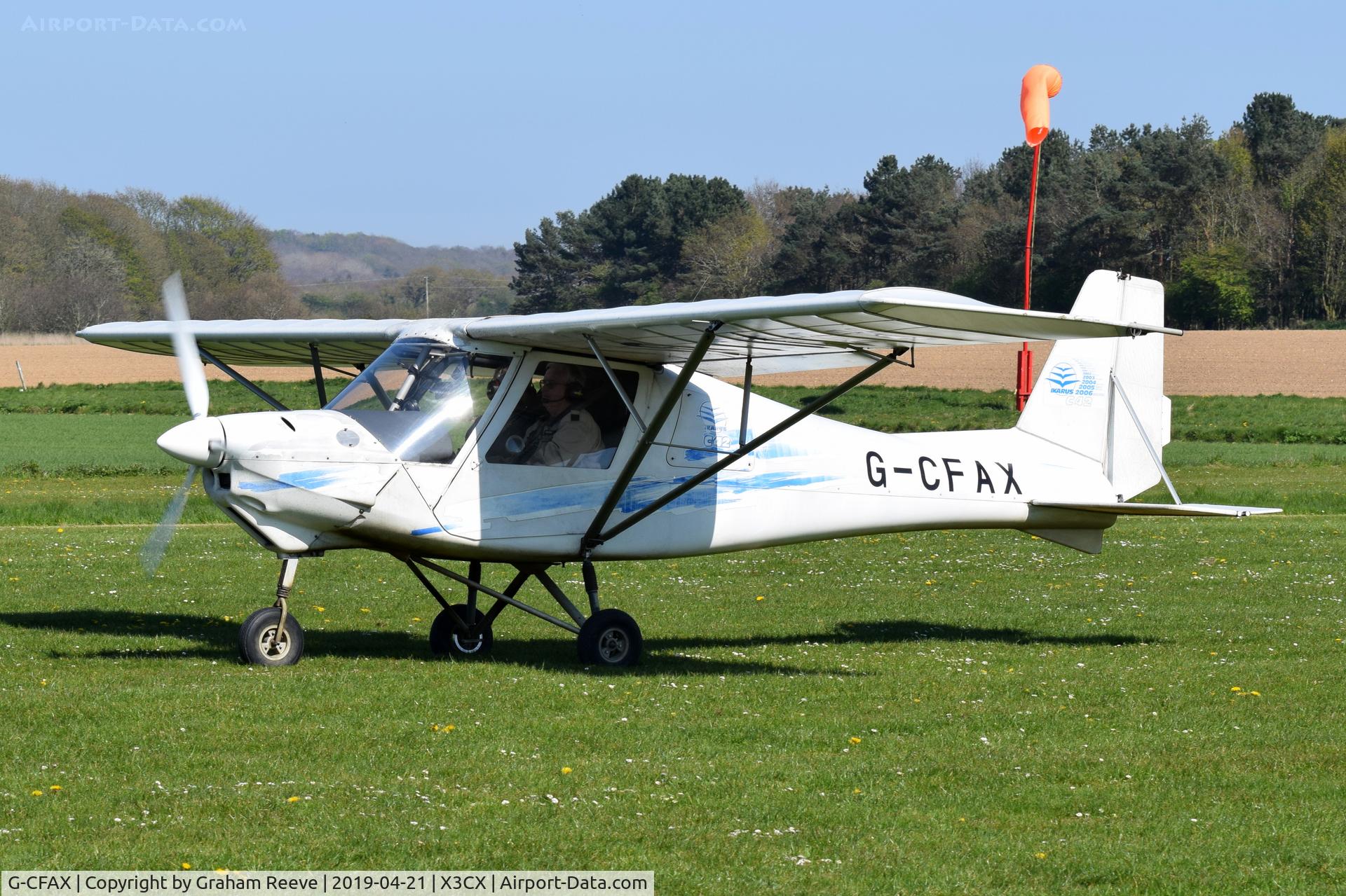G-CFAX, 2007 Comco Ikarus C42 FB80 C/N 0712-6933, Departing from Northrepps.