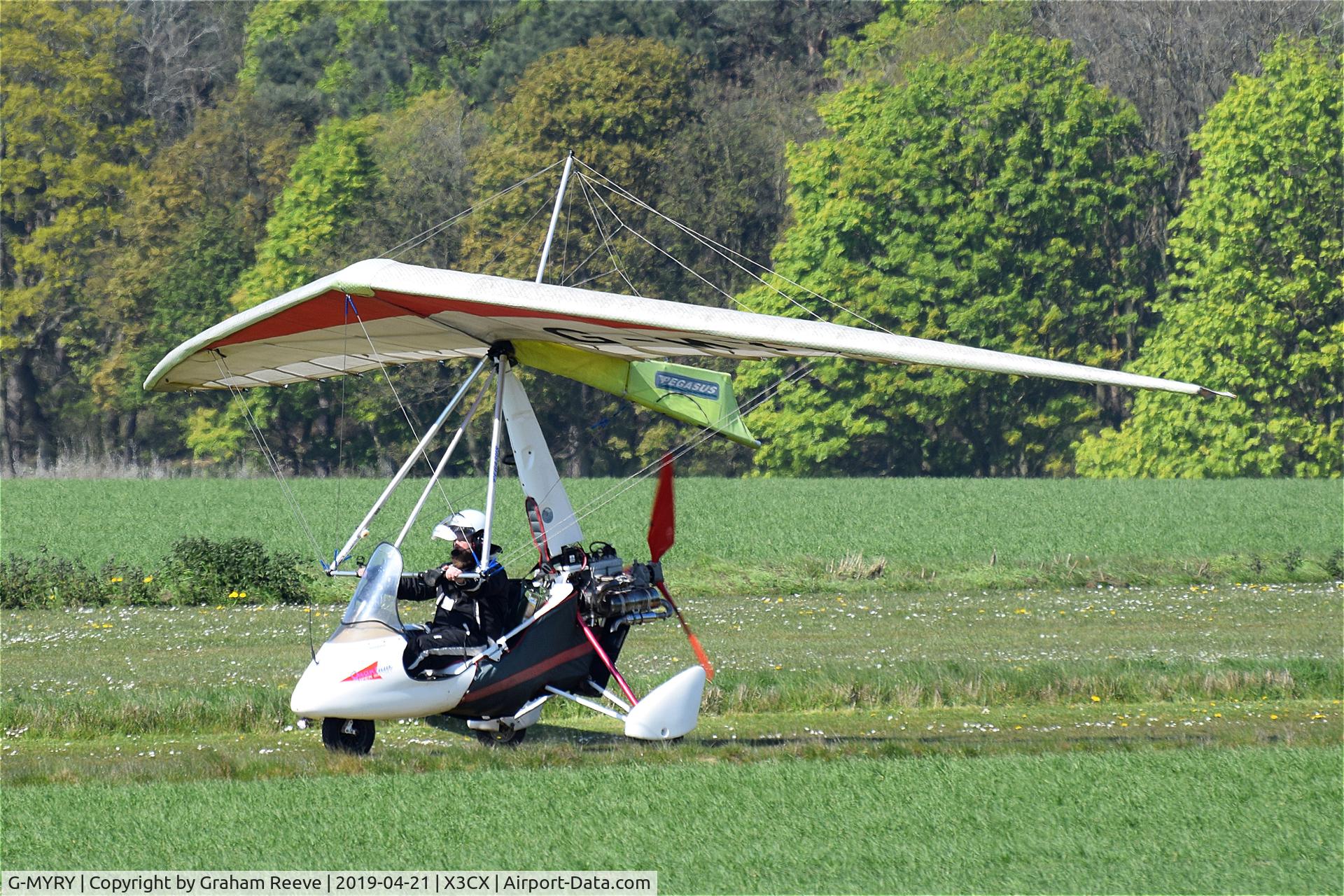 G-MYRY, 1994 Solar Wings Pegasus Quantum 15 C/N 6813, Just landed at Northrepps.