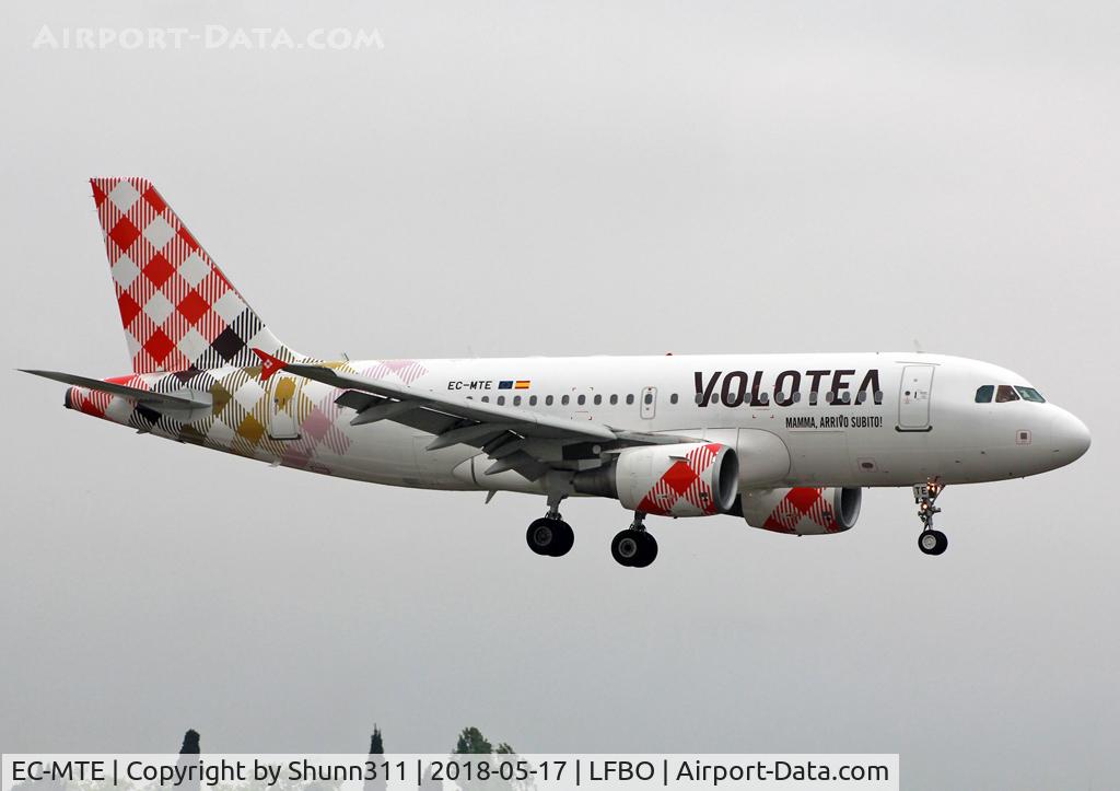 EC-MTE, 2004 Airbus A319-111 C/N 2332, Landing rwy 32R