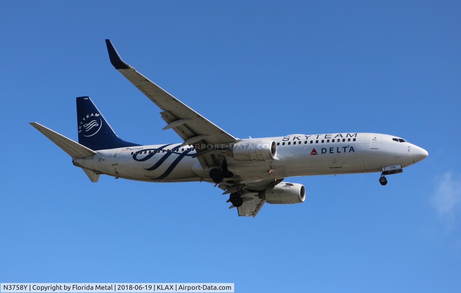 N3758Y, 2001 Boeing 737-832 C/N 30814, Delta