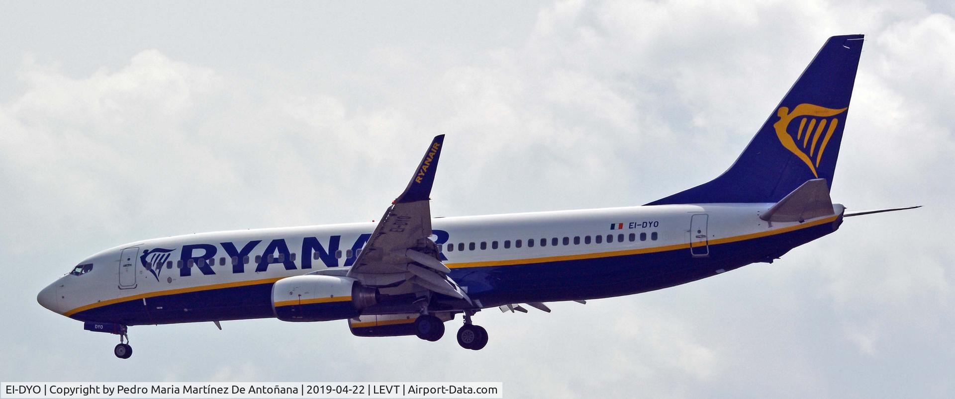 EI-DYO, 2008 Boeing 737-8AS C/N 33636, Foronda - Vitoria-Gasteiz - Euskadi - España