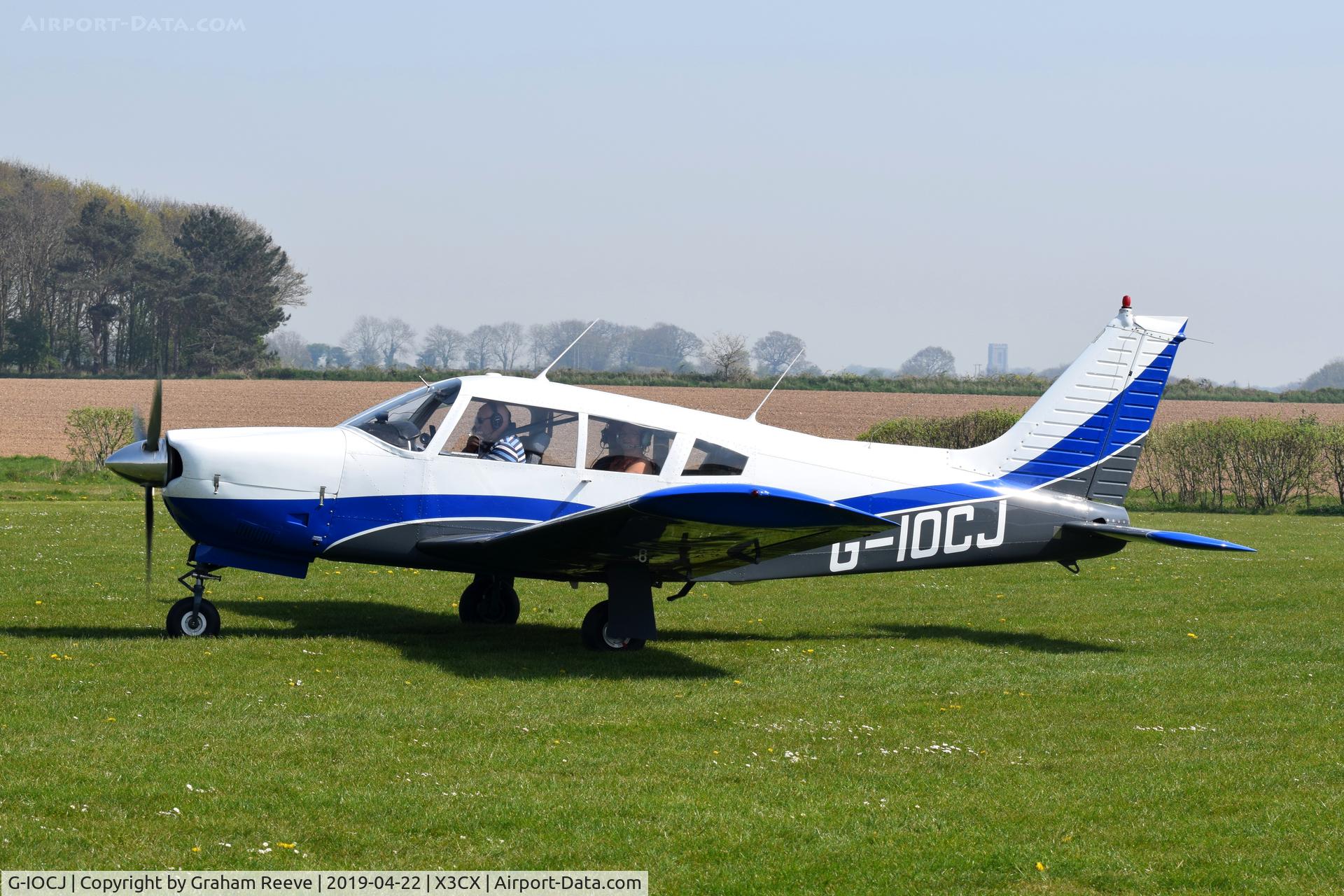 G-IOCJ, 1973 Piper PA-28R-200 Cherokee Arrow II C/N 28R-7335148, Departing from Northrepps.