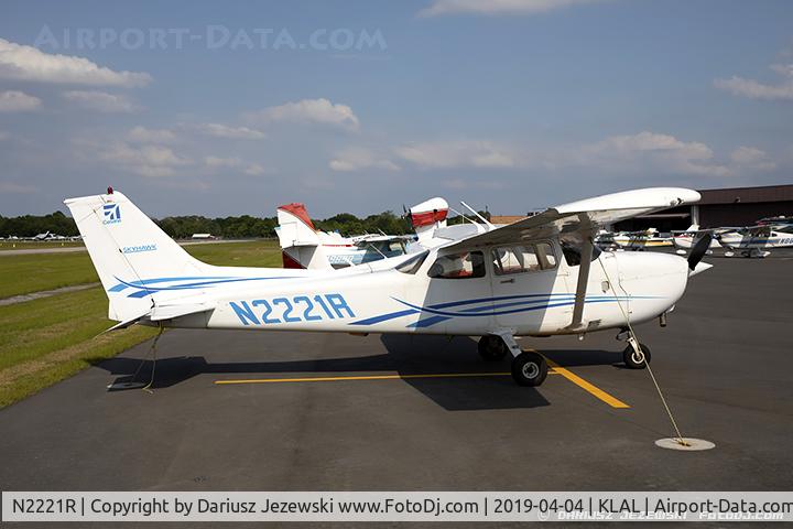 N2221R, 1998 Cessna 172R C/N 17280681, Cessna 172R Skyhawk  C/N 17280681, N2221R