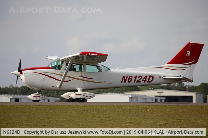 N6124D, 1979 Cessna 172N C/N 17272608, Cessna 172N Skyhawk  C/N 17272608, N6124D