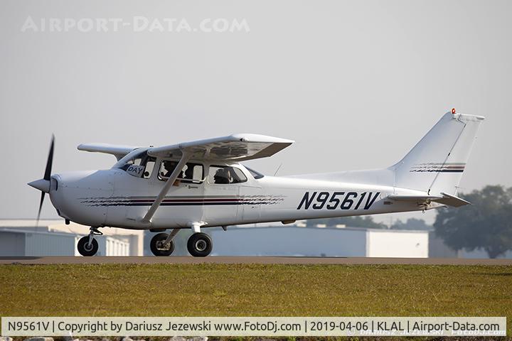 N9561V, 1998 Cessna 172R C/N 17280497, Cessna 172R Skyhawk  C/N 17280497, N9561V
