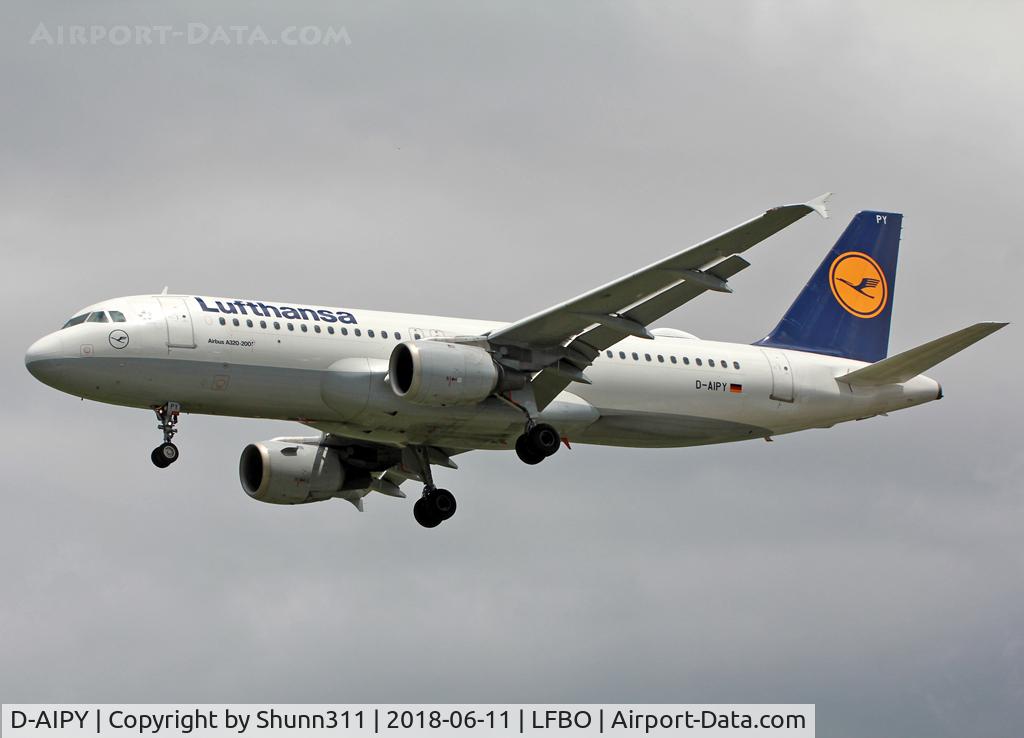 D-AIPY, 1991 Airbus A320-211 C/N 161, Landing rwy 32L with Wifi pod mounted