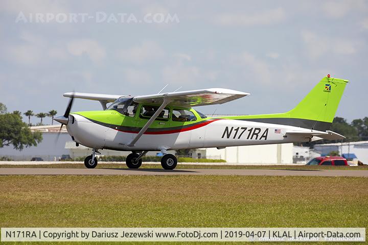 N171RA, 1999 Cessna 172S C/N 172S8237, Cessna 172S Skyhawk  C/N 172S8237 , N171RA