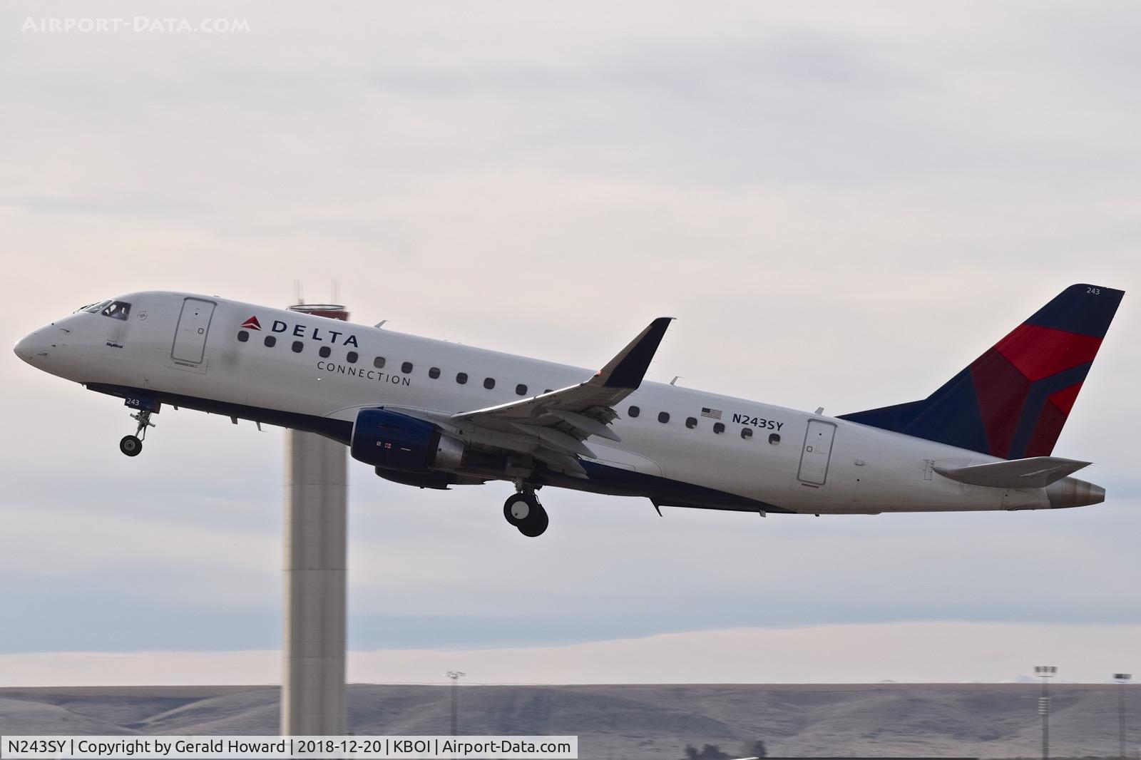 N243SY, 2016 Embraer 175LR (ERJ-170-200LR) C/N 17000592, Take off from RWY 10L.