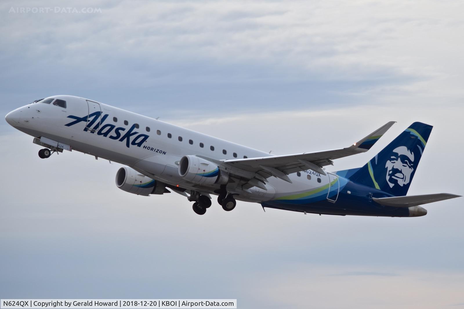 N624QX, 2017 Embraer 175LR (ERJ-170-200LR) C/N 17000657, Take off from RWY 10L.
