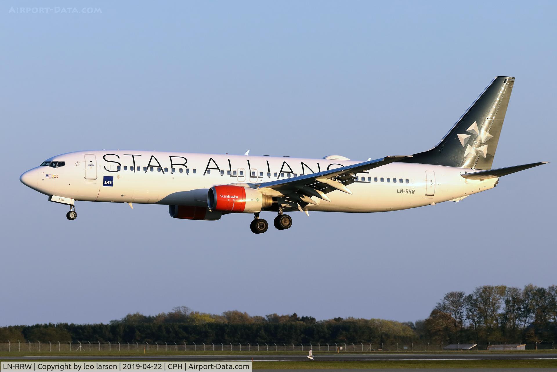 LN-RRW, 2004 Boeing 737-883 C/N 32277, Copenhagen 22.4.2019