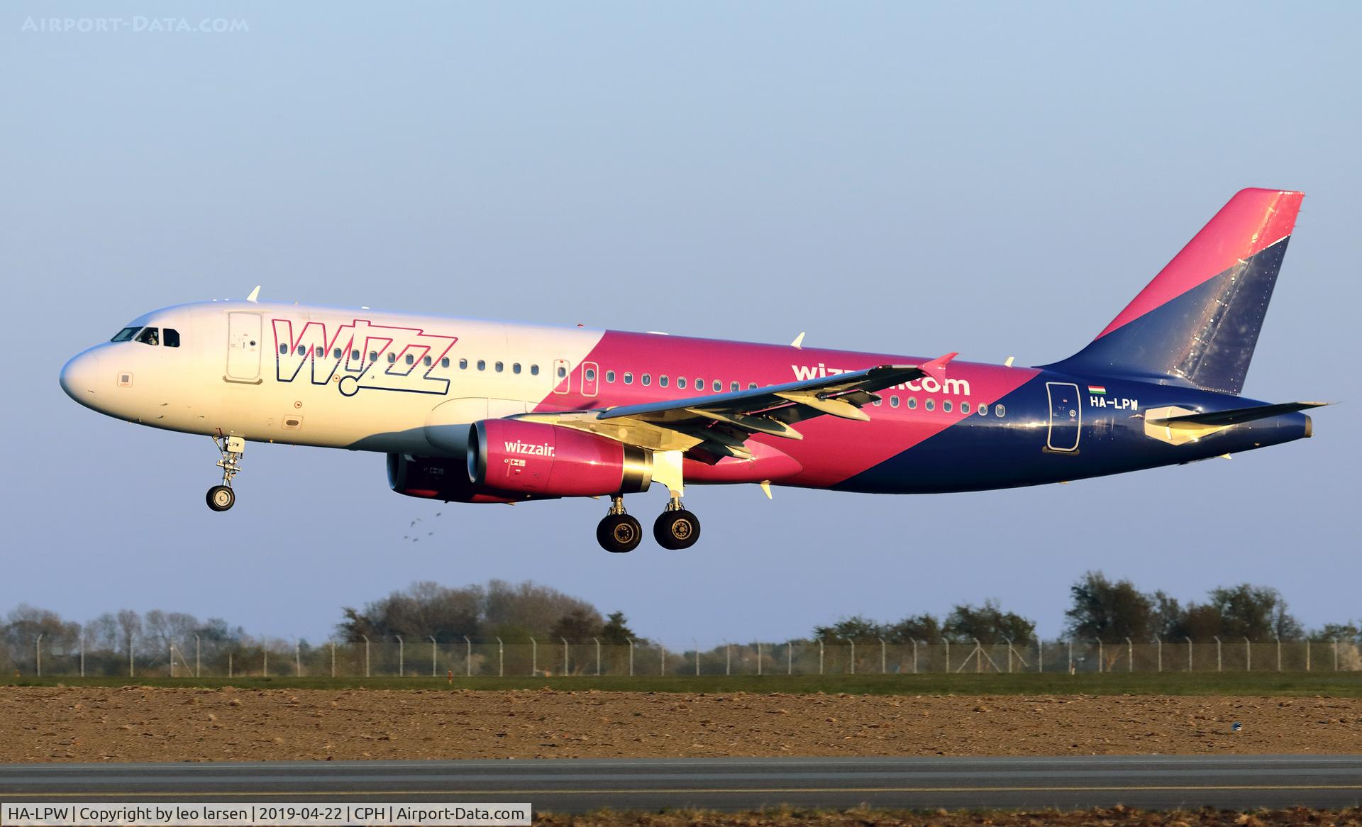 HA-LPW, 2009 Airbus A320-232 C/N 3947, Copenhagen 22.4.2019