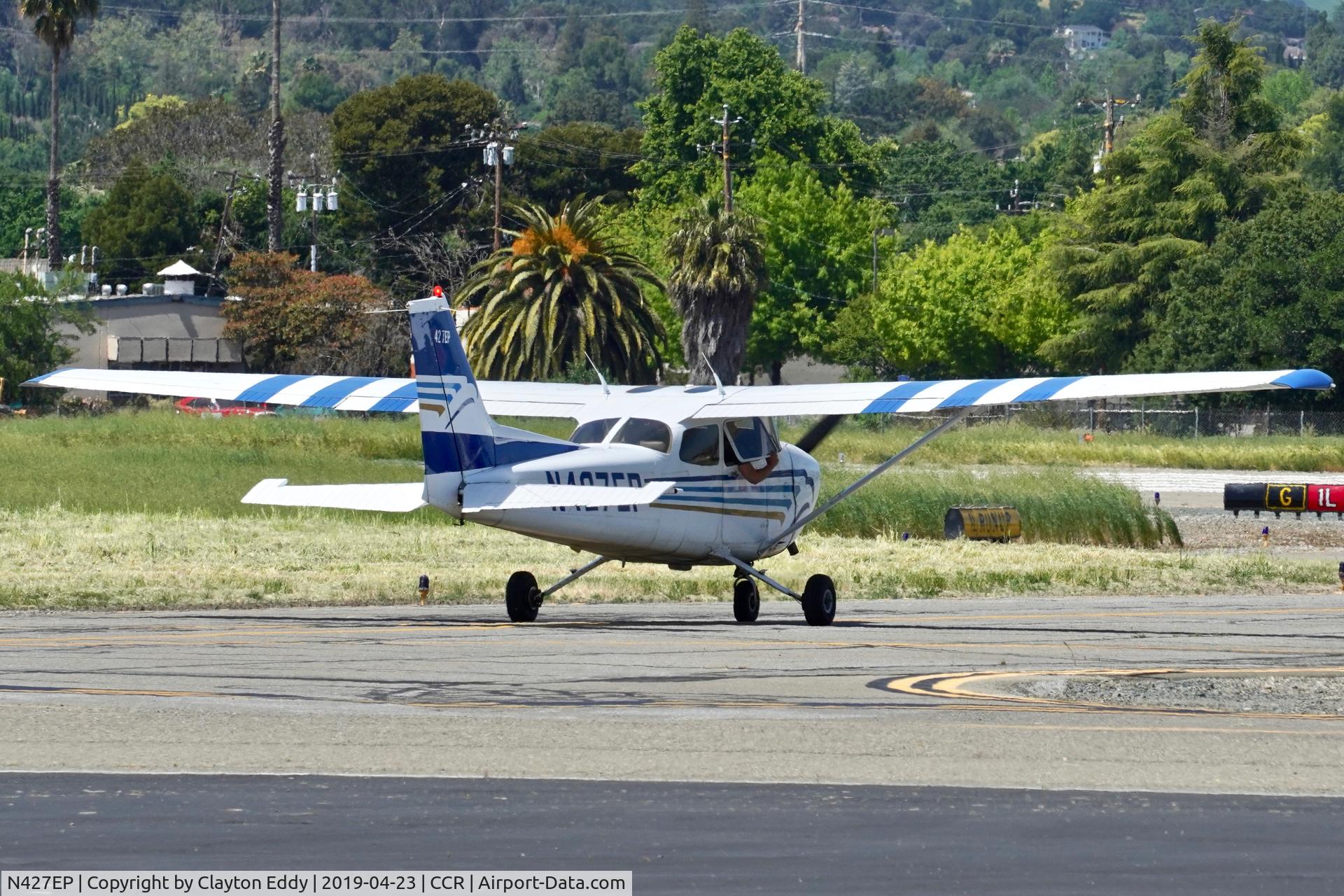 N427EP, 1998 Cessna 172R C/N 17280606, Buchanan Field Concord California 2019.