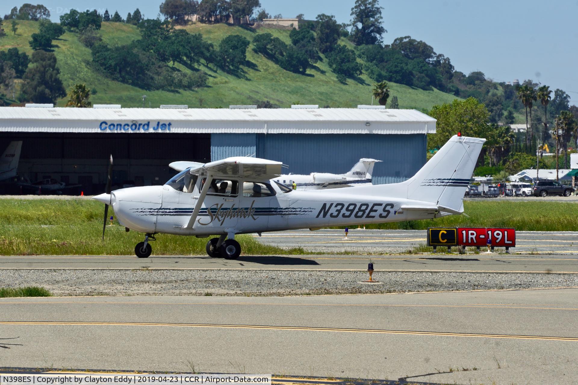 N398ES, 1997 Cessna 172R C/N 17280156, Buchanan Field Concord California 2019.