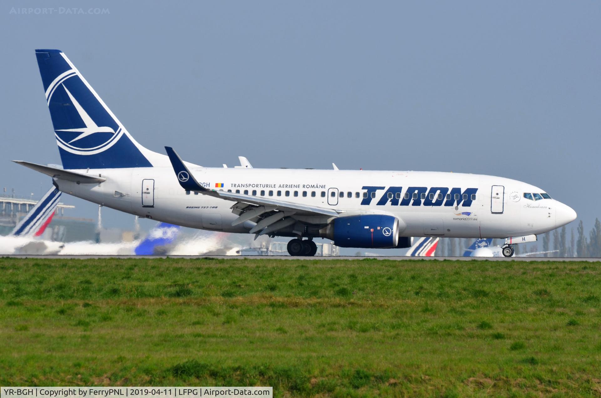 YR-BGH, 2003 Boeing 737-78J C/N 28438, Tarom B737 arrived in CDG