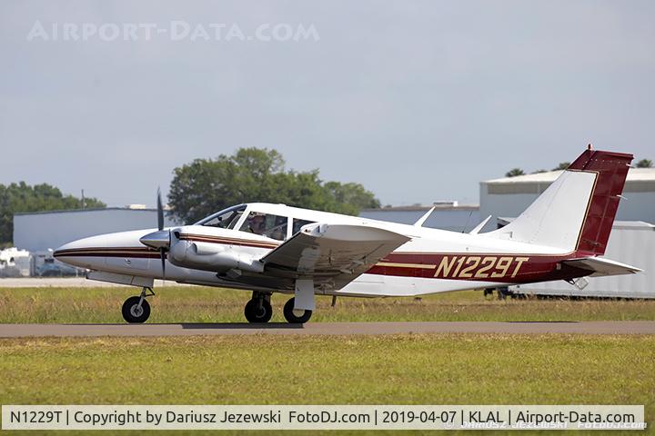N1229T, 1972 Piper PA-34-200 C/N 34-7250267, Piper PA-34-200 Seneca I  C/N 34-7250267 , N1229T