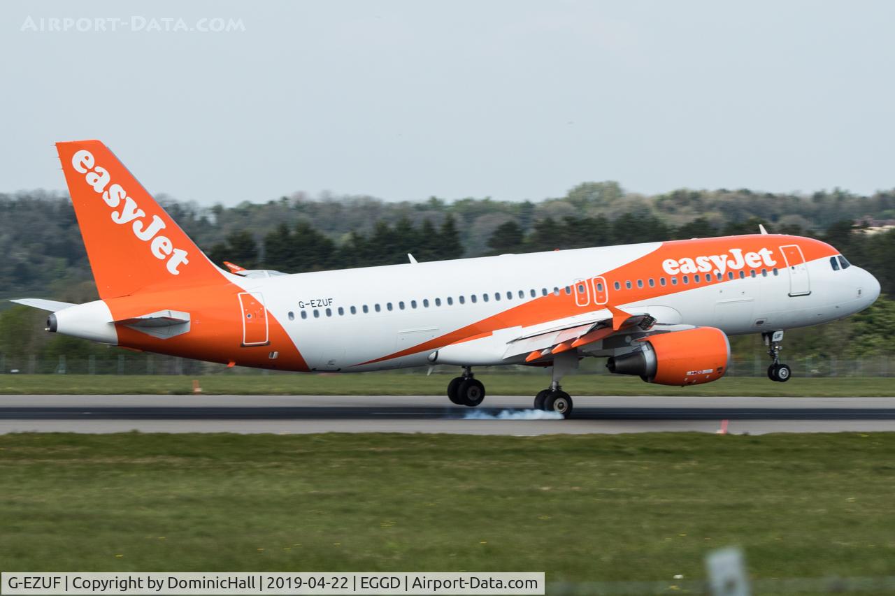 G-EZUF, 2011 Airbus A320-214 C/N 4676, Landing RWY 09