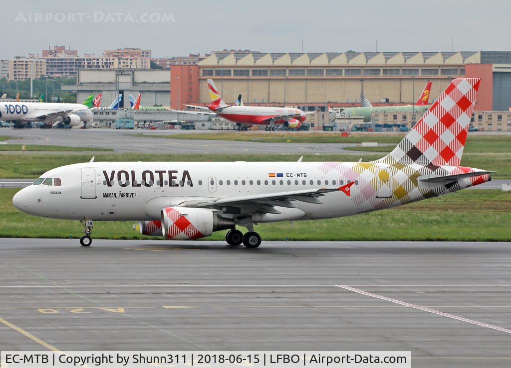 EC-MTB, 2002 Airbus A319-111 C/N 1684, Taxiing holding point rwy 32R for departure...