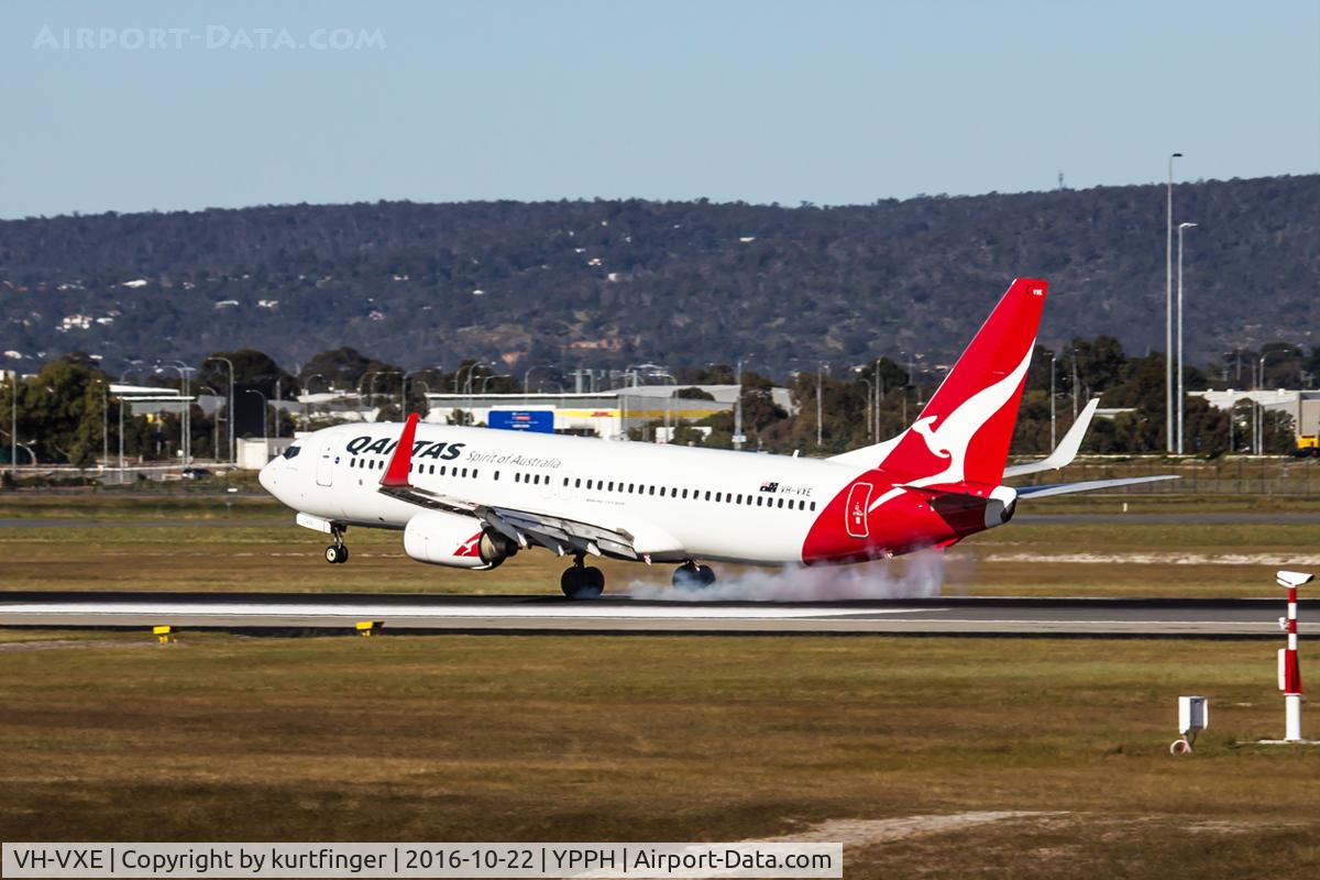 VH-VXE, 2001 Boeing 737-838 C/N 30899, Boeing 737-838. Qantas VH-VXE. YPPH 22-10-16.