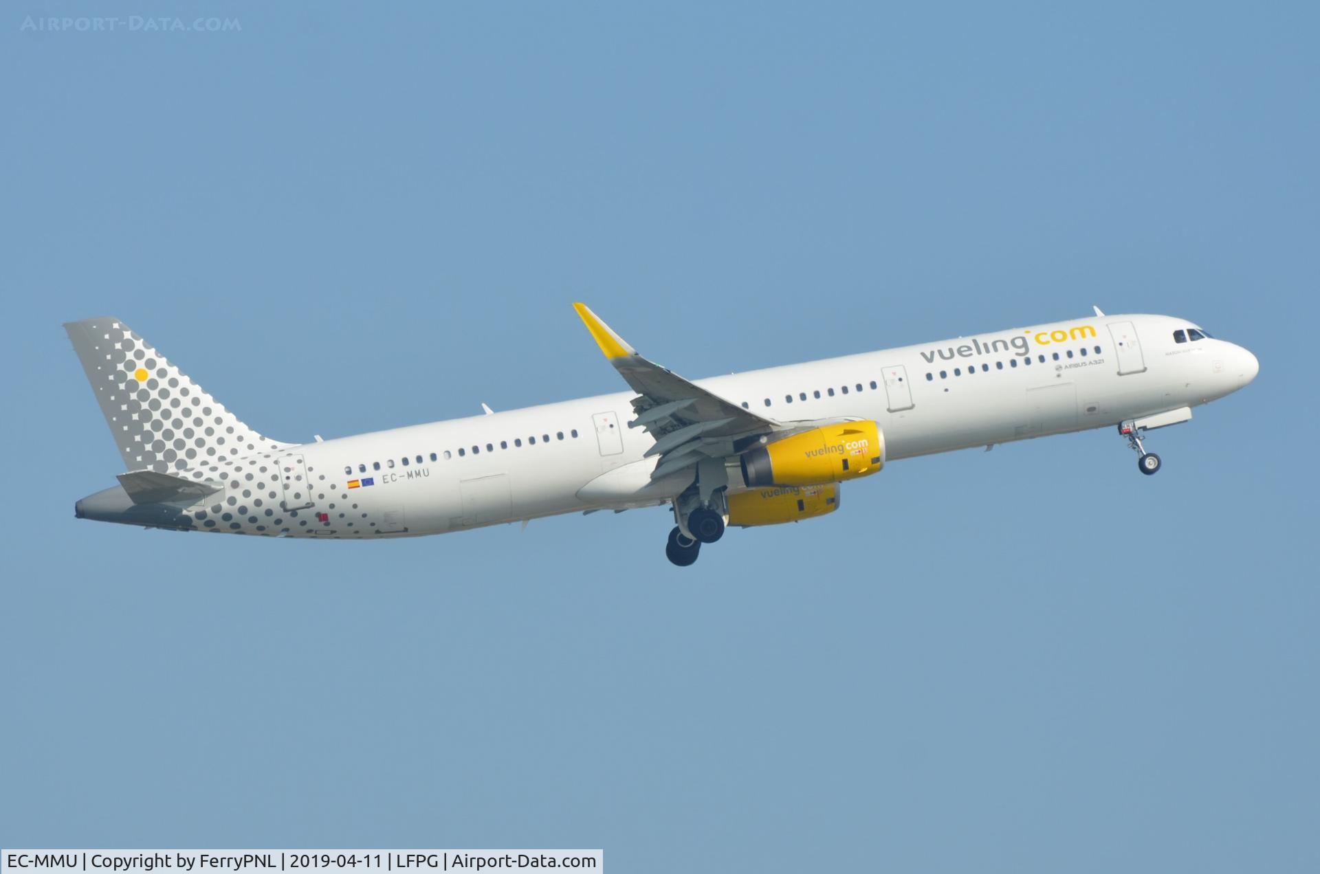 EC-MMU, 2016 Airbus A321-231 C/N 7218, Vueling A321 lifting-off.