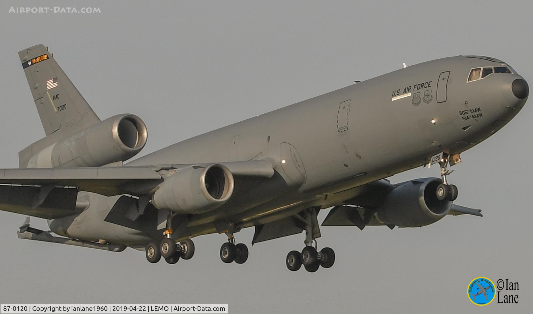 87-0120, 1987 McDonnell Douglas KC-10A Extender C/N 48306, USAF KC10 Extender landing at Moron Air Base, Spain