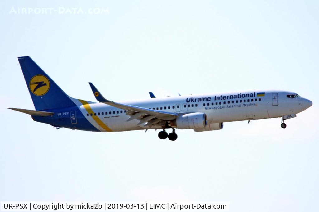 UR-PSX, 2006 Boeing 737-8EH C/N 34280, Landing