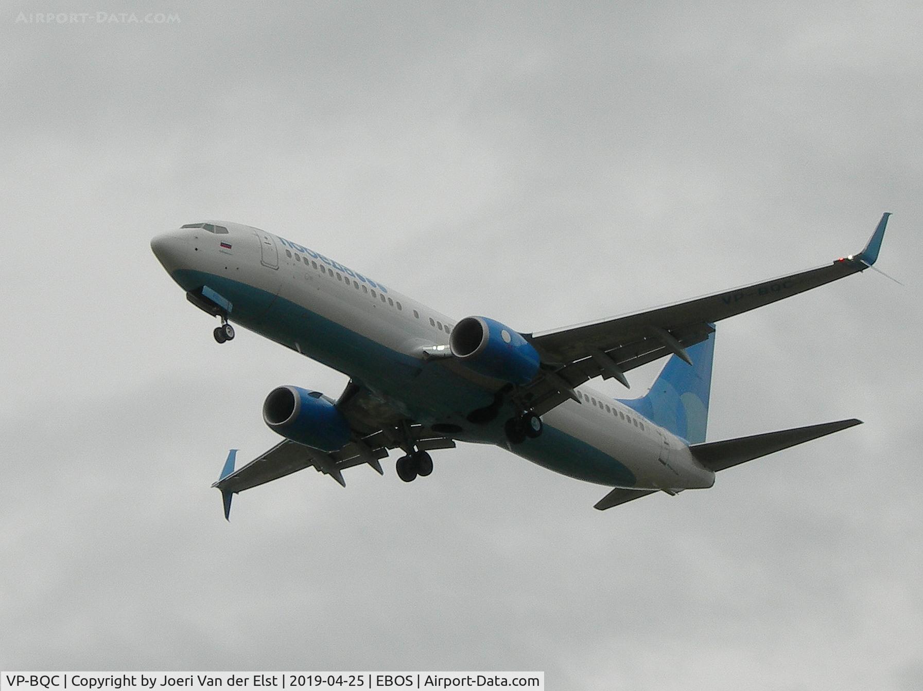 VP-BQC, 2018 Boeing 737-8MC C/N 64863, Moments before touchdown rwy 26