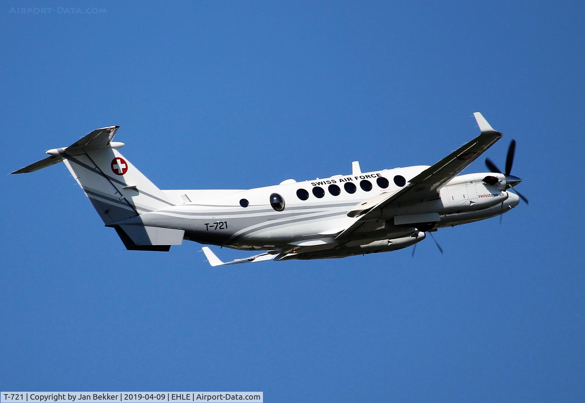 T-721, 1993 Beech Super King Air 350 C/N FN-1, Lelystad Airport departing