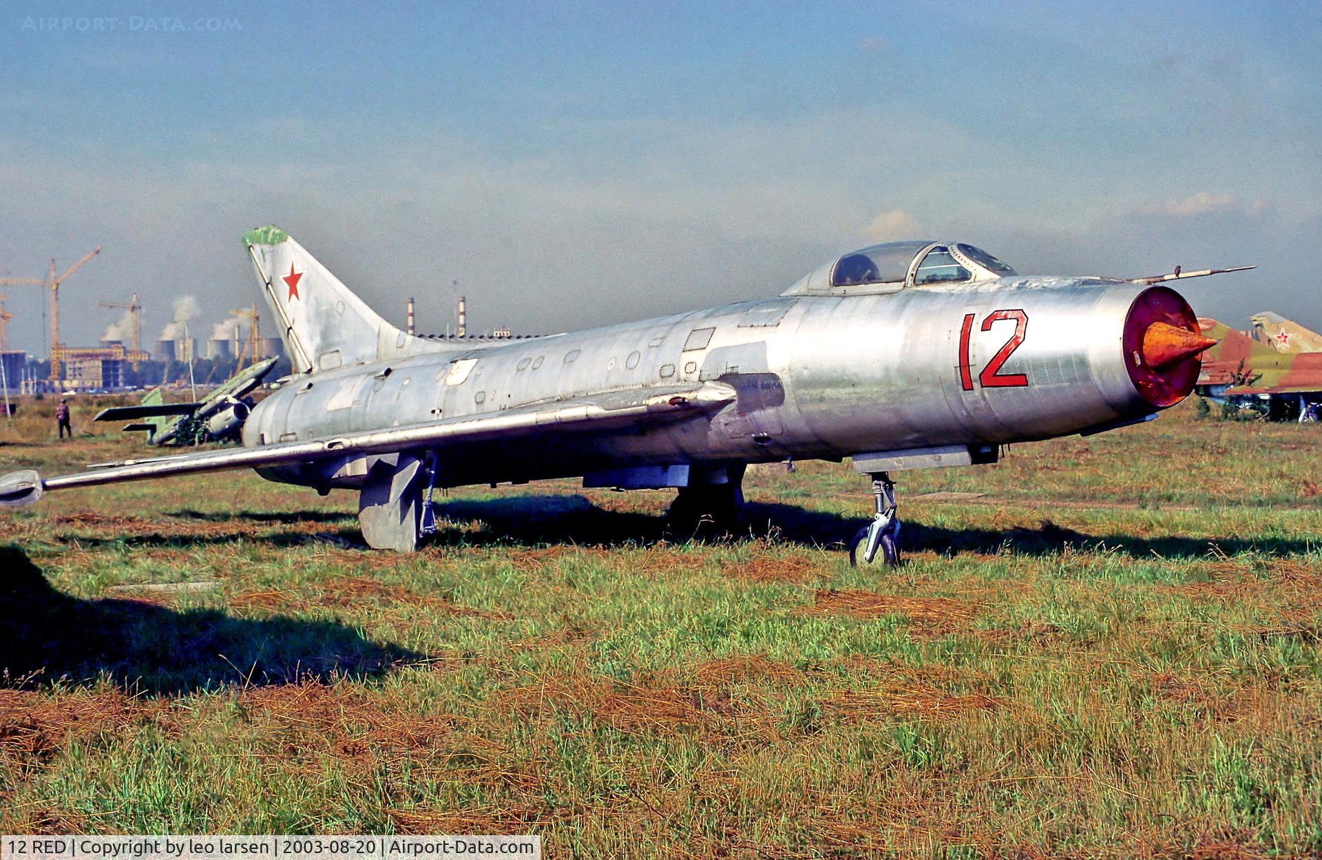 12 RED, Sukhoi SU-7B C/N 5717, Khodynka Airfield 20.8.2003
