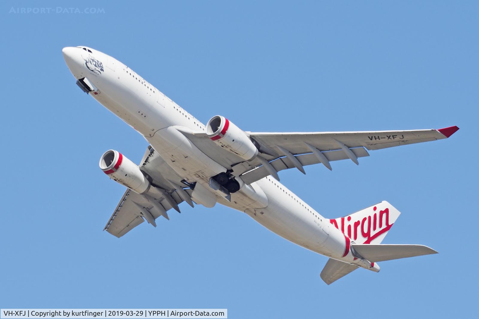 VH-XFJ, 2014 Airbus A330-243 C/N 1561, Airbus A330-243. Virgin Australia Airbus A330-243. Virgin Australia VH-XFJ rw06 16 YPPH final runway 06 YPPH.