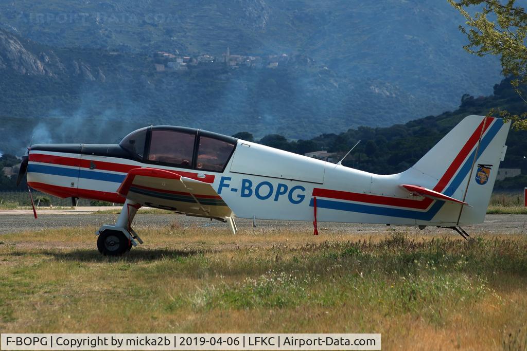 F-BOPG, SAN Jodel D-140E Mousquetaire IV C/N 188, Parked